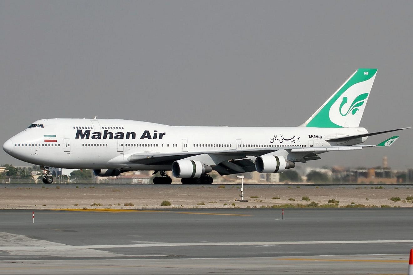 A Mahan Air Boeing 747-400. Credit: Konstantin von Wedelstaedt via Wikimedia Commons.