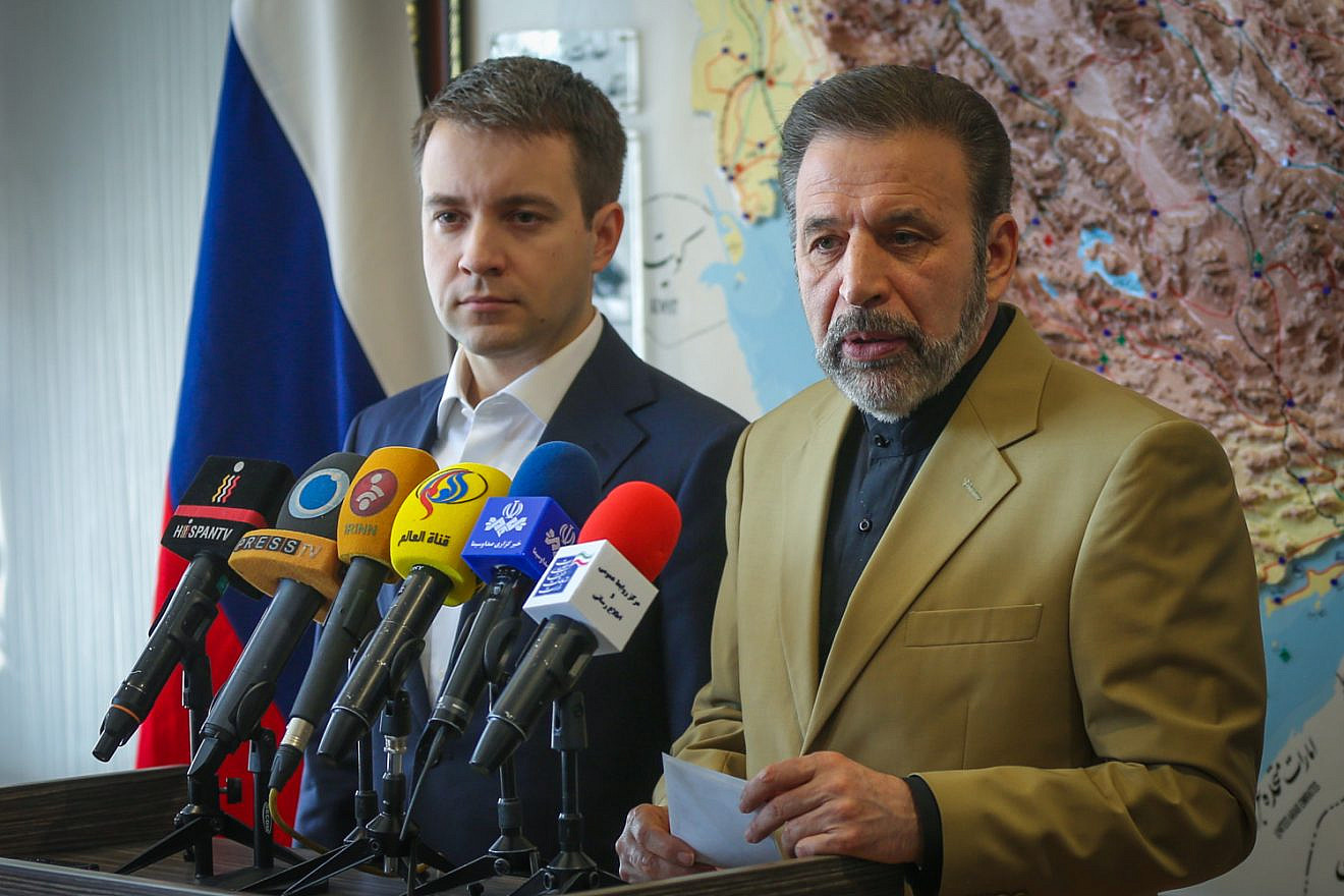 Then-Iranian Minister of Communication and Information Technology Mahmoud Vaezi (right) addresses the media during a working meeting in Tehran on Oct. 25, 2015, with then-Russian Minister of Telecom and Mass Communications Nikolay Nikiforov (left). Credit: Wikimedia Commons.