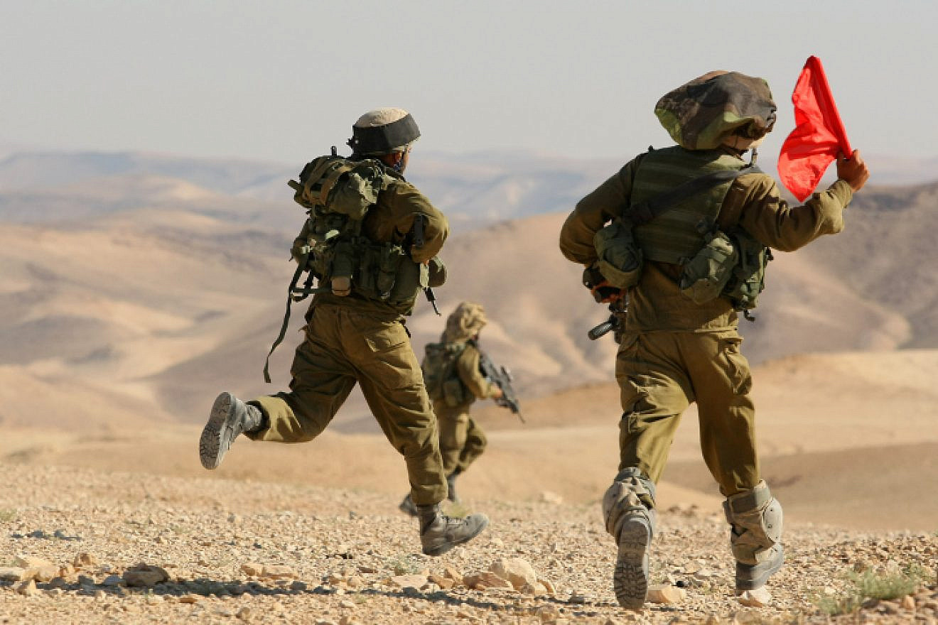 Israeli Givati Brigade soldiers participate in a military exercise in the Southern Judean desert. June 6, 2012. Photo by Moshe Shai/Flash90.