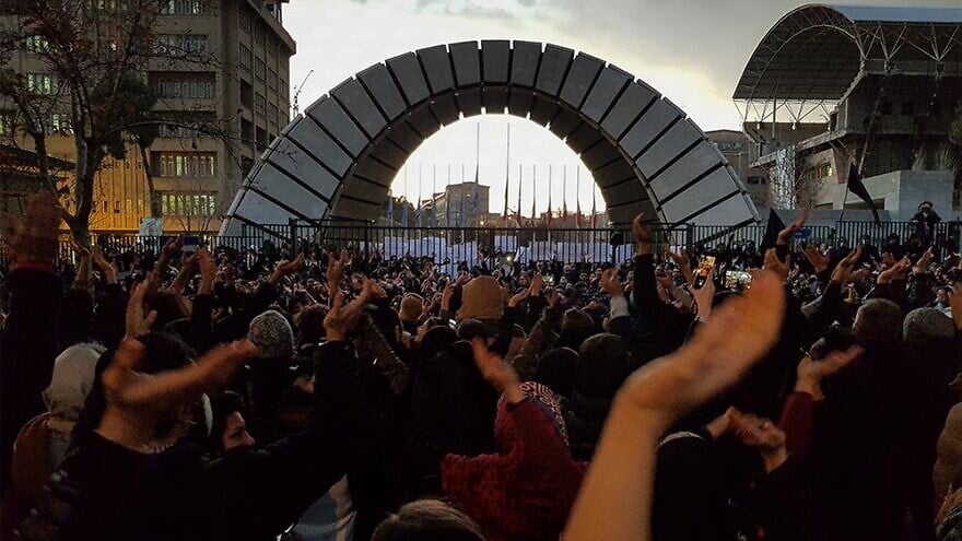Protests in front of Amir Kabir University in Tehran against Ukraine International Airlines Flight 752 being shot down by the Iranian regime, Jan. 11, 2020. Credit: Mohsen Abolghasem via Wikimedia Commons.