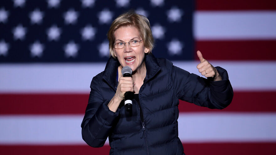 Sen. Elizabeth Warren (D-Mass.) speaking with supporters at a campaign rally at Laney College in Oakland, Calif. Credit: Gage Skidmore/Flickr via Wikimedia Commos.