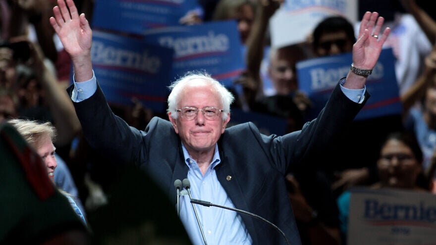 Sen. Bernie Sanders (I-Vt.) speaking with supporters at a campaign rally in Phoenix, Ariz., in 2016. Photo: Gage Skidmore via Wikimedia Commons.