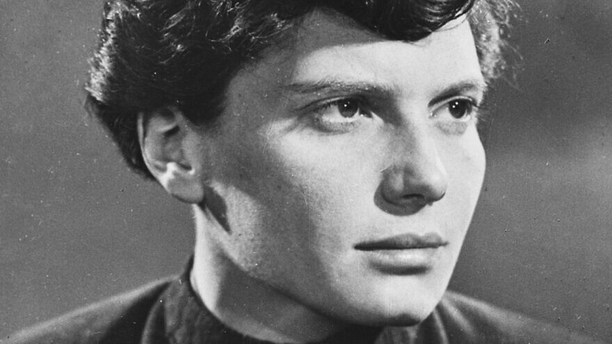 Eva Szekely, a Hungarian Holocaust survivor who later became a Olympic-winning swimmer. Credit: Wikimedia Commons.