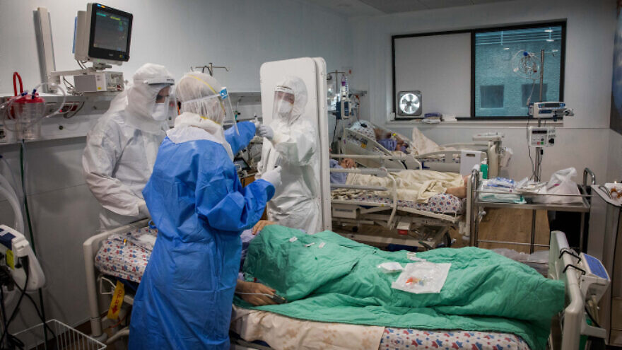 COVID-19 patients are treated in the coronavirus unit of Mayanei Hayeshua Medical Center in Bnei Brak, April 13, 2020. Photo by Nati Shohat/Flash90.