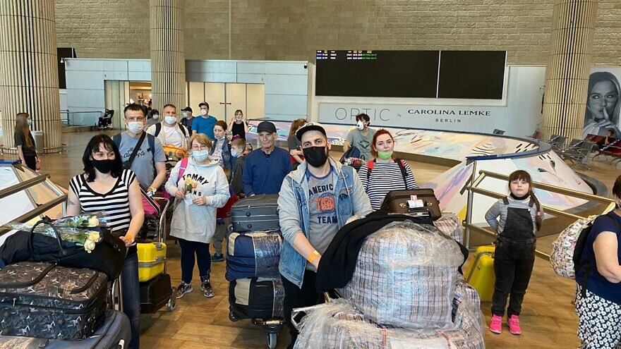 The International Christian Embassy Jerusalem funded an aliyah flight for 57 Russian-speaking Jews, who arrived at Ben-Gurion International Airport on June 16, 2020. Credit: JAFI/ICEJ.
