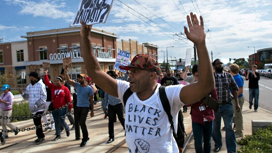 A Black Lives Matter protest against police brutality in St. Paul, Minn., in 2015. Credit: Fibonacci Blue via Wikimedia Commons.