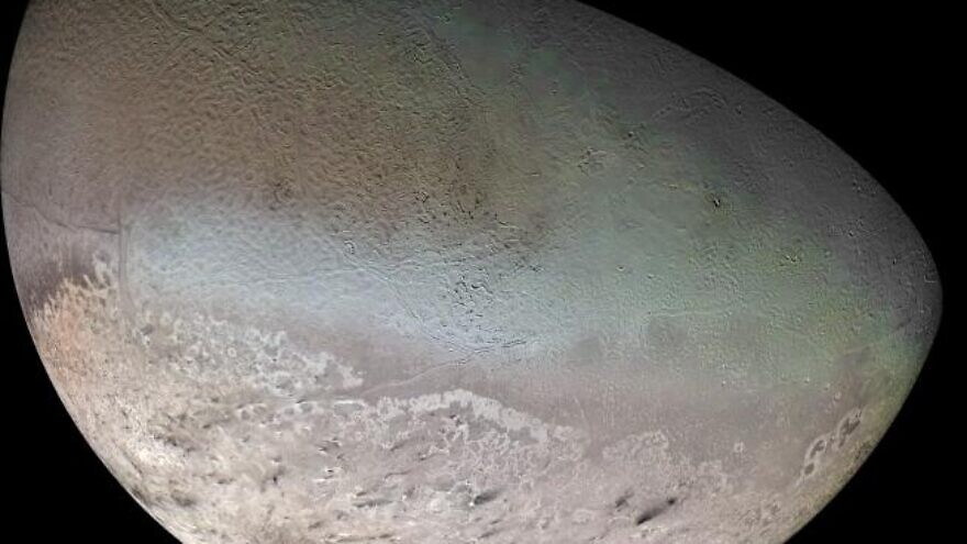 A global color mosaic of Neptune's moon Triton, taken in 1989 by "Voyager 2" during its flyby of the Neptune system. Credit: NASA/JPL/USGS.