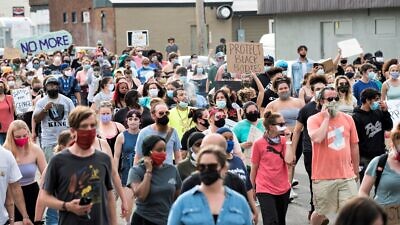Hordes of people protest against police violence one day after the death of George Floyd, a 46-year-old African-American, while in police custody in Minneapolis, May 26, 2020, Credit: Fibonacci Blue via Wikimedia Commons.
