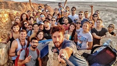A Birthright Israel group. Credit: Courtesy.
