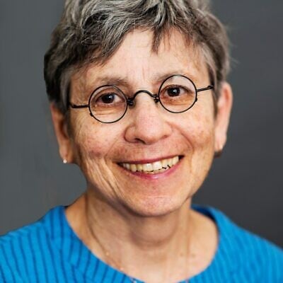 Donna Robinson Devine