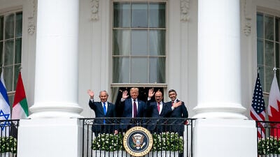 U.S. President Donald Trump, Bahraini Foreign Minister Abdullatif bin Rashid Al-Zayani, Israeli Prime Minister Benjamin Netanyahu and UAE Foreign Minister Abdullah bin Zayed Al Nahyani wave from the Blue Room balcony during the Abraham Accords signing on Sept. 15, 2020. Credit: White House/Tia Dufour.