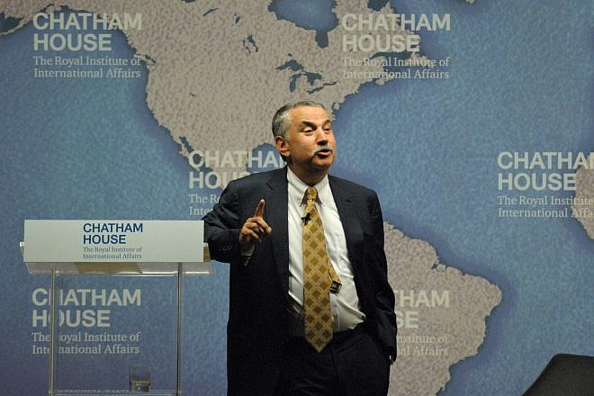 “New York Times” columnist Thomas L. Friedman discusses “The Divide Between Order and Disorder,” Sept. 16, 2014. Credit: Chatham House Photo via Flickr/Wikimedia Commons.