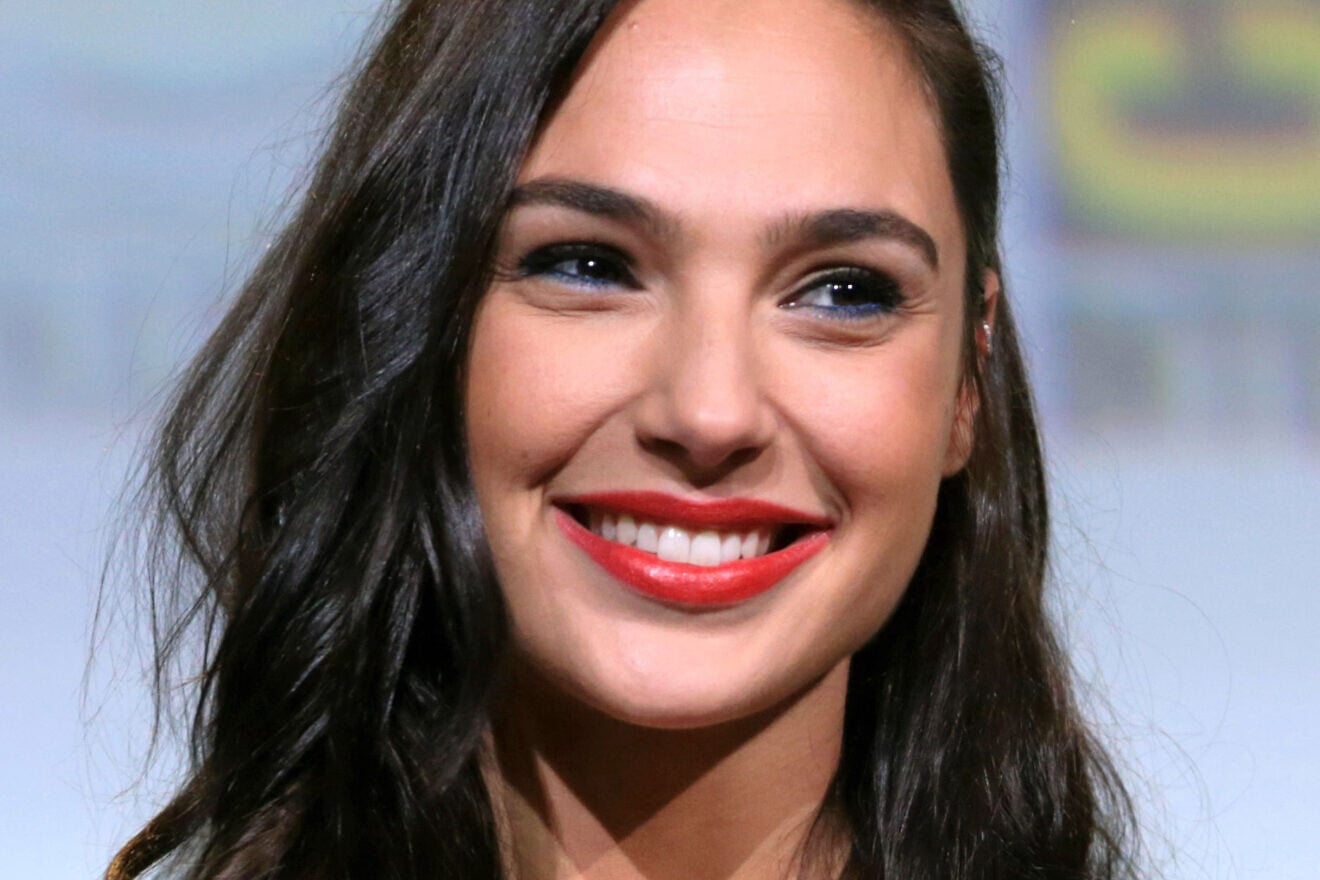 Actress Gal Gadot visits children in Gaza border town - JNS.org