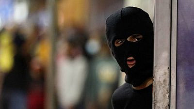 A Palestinian jihadist in Hebron, May 12, 2021. Photo by Wissam Hashlamoun/Flash90.