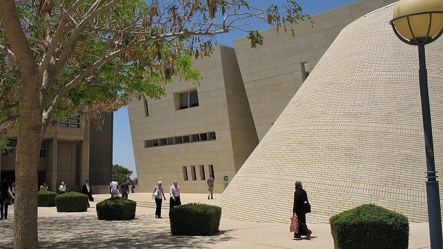 A Bedouin student (right) at Ben-Gurion University of the Negev in Beersheva. Photo by Carin M. Smilk.