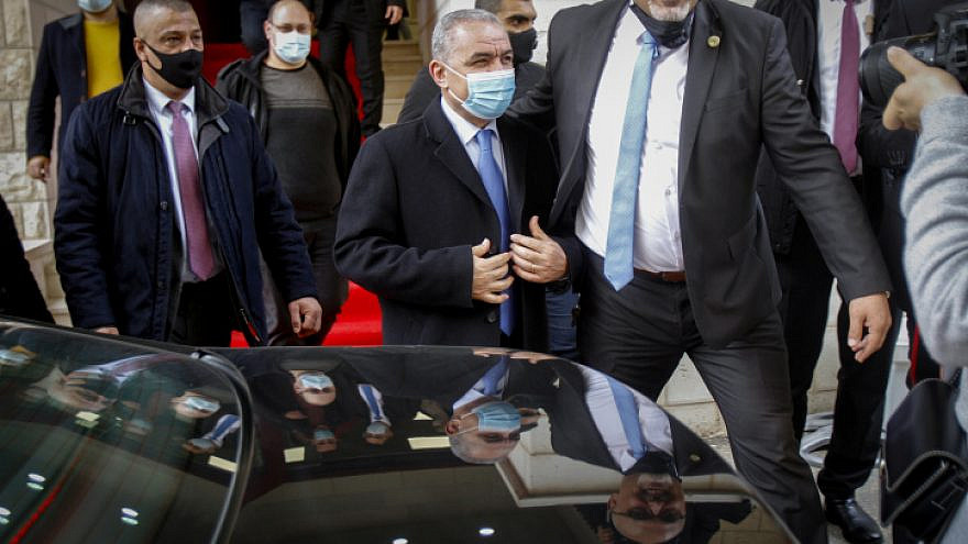 Palestinian Authority Prime Minister Muhammad Shtayyeh at a COVID-19 hospital in Nablus on Jan. 16, 2021. Photo by Nasser Ishtayeh/Flash90.