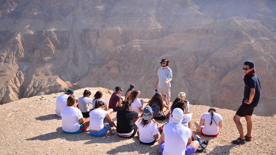 Students at the Alexander Muss High School in Israel engage in experiential learning, where the Land of Israel is their classroom. Credit: AMHSI.