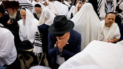 The Priestly Benediction at the Western Wall in Jerusalem's Old City, April 20, 2022. Photo by Olivier Fitoussi/Flash90.