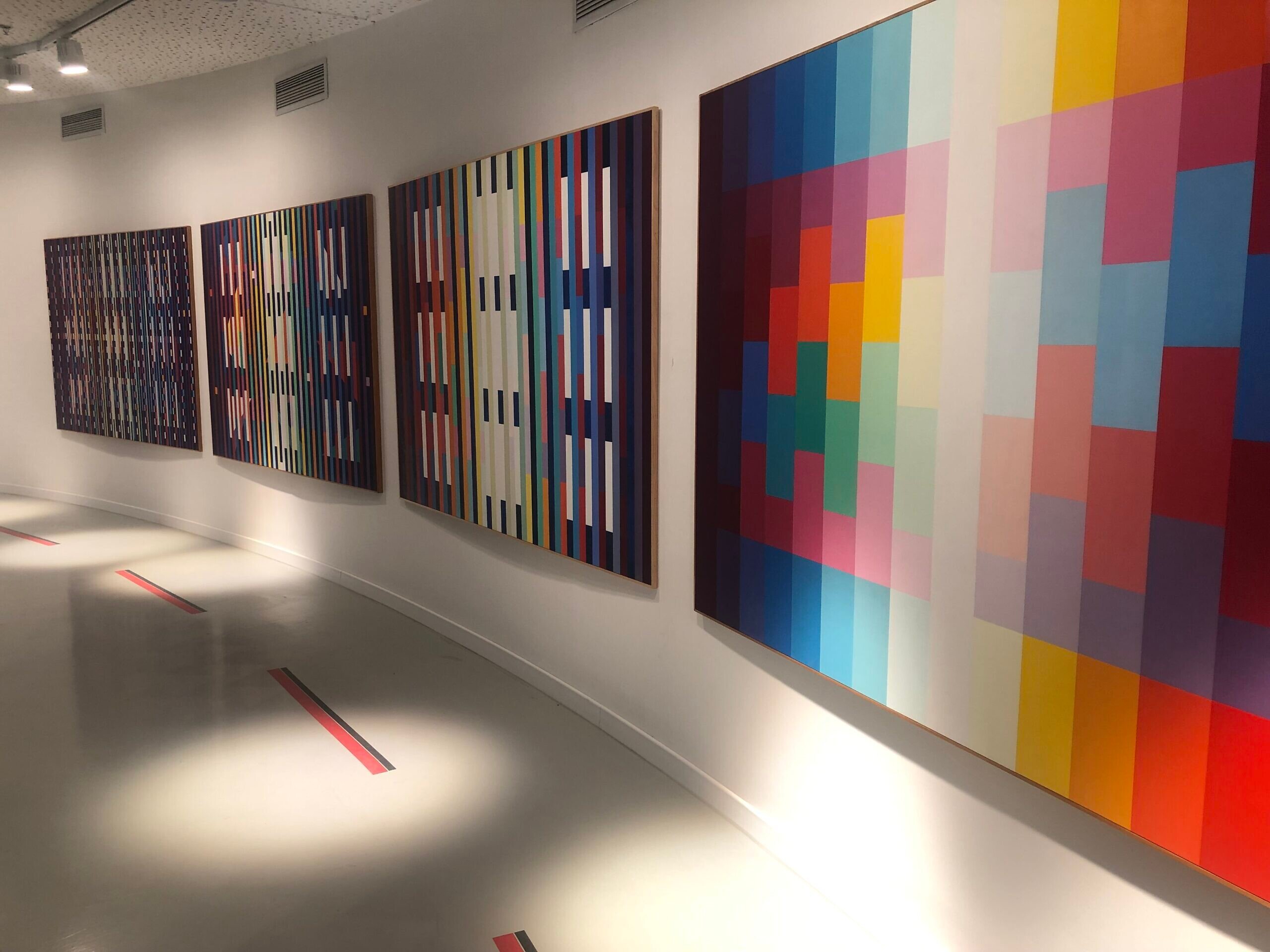 アート・デザイン・音楽 israeli art from the museum collection Massive Yayoi Kusama exhibit at TLV Museum of Art offers