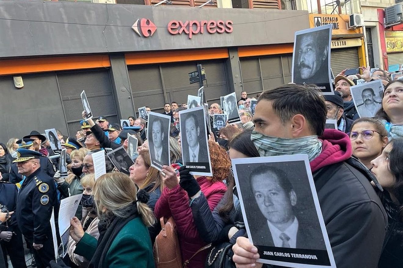 Thousands of people attended a memorial in Argentina for the 85 people killed and more than 300 others wounded in the 1994 AMIA bombing in Buenos Aires, July 18, 2022. Credit: Ellie Cohanim.