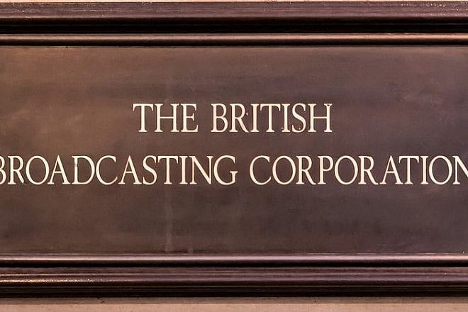 “BBC” news sign. TheOtherKev/Pixabay.