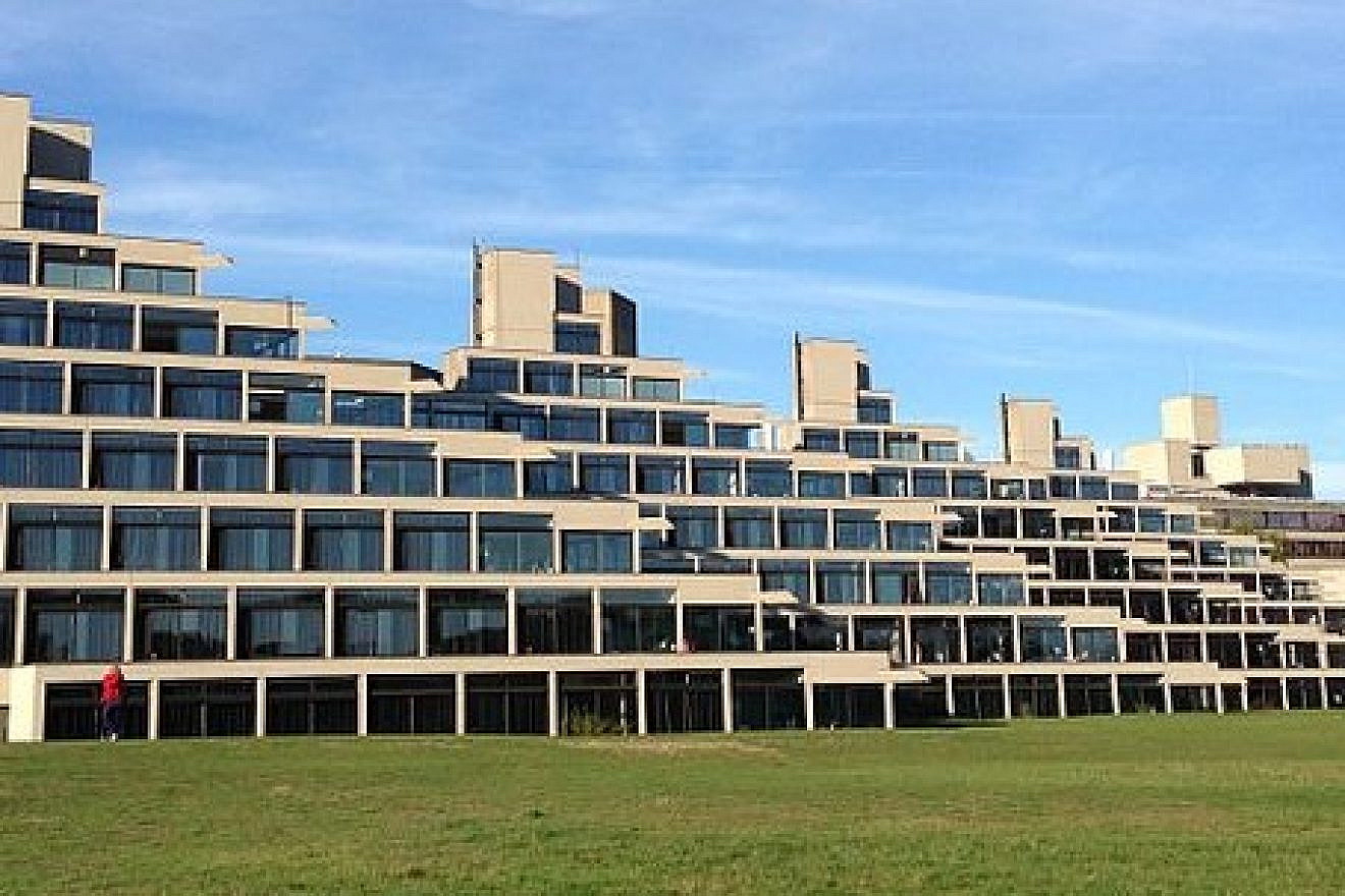Norfolk Terrace and attached walkways at the University of East Anglia in Norwich, England, 2013. Credit: Nicola J. Patron via Wikimedia Commons.