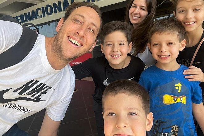 The Kessler family moves from Paraguay to Israel in July 2022. Credit: IFCJ.