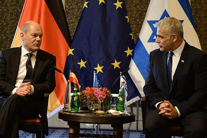 Yair Lapid (right), then Israel's foreign minister, hosts German Chancellor Olaf Scholz in Jerusalem, March 2, 2022. Credit: GPO.