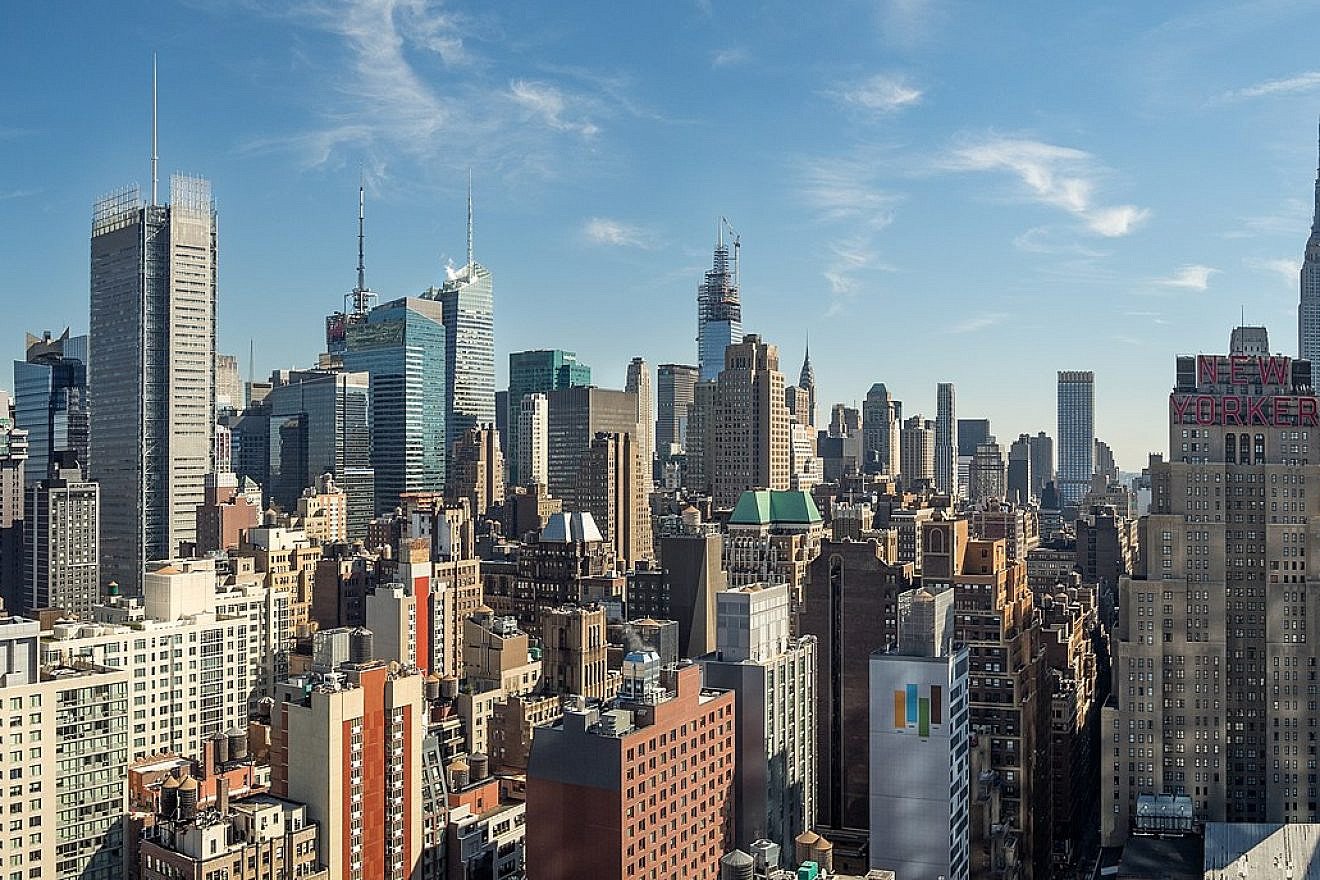 Midtown Manhattan. Credit: Rhododendrites/Wikimedia Commons.