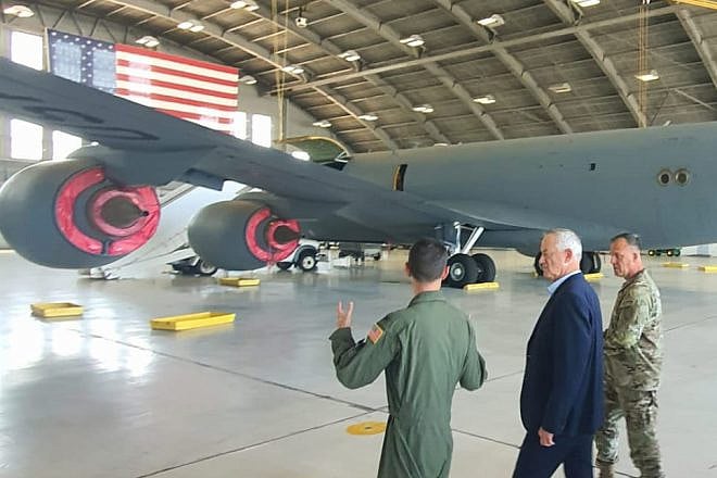 Israeli Defense Minister Benny Gantz takes a look at refueling planes. Credit: Israeli Defense Ministry.