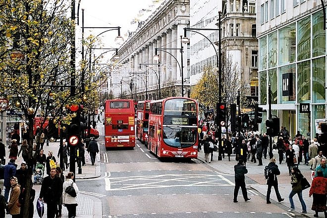 Oxford Street in the West End of London. Credit: Wikimedia Commons.