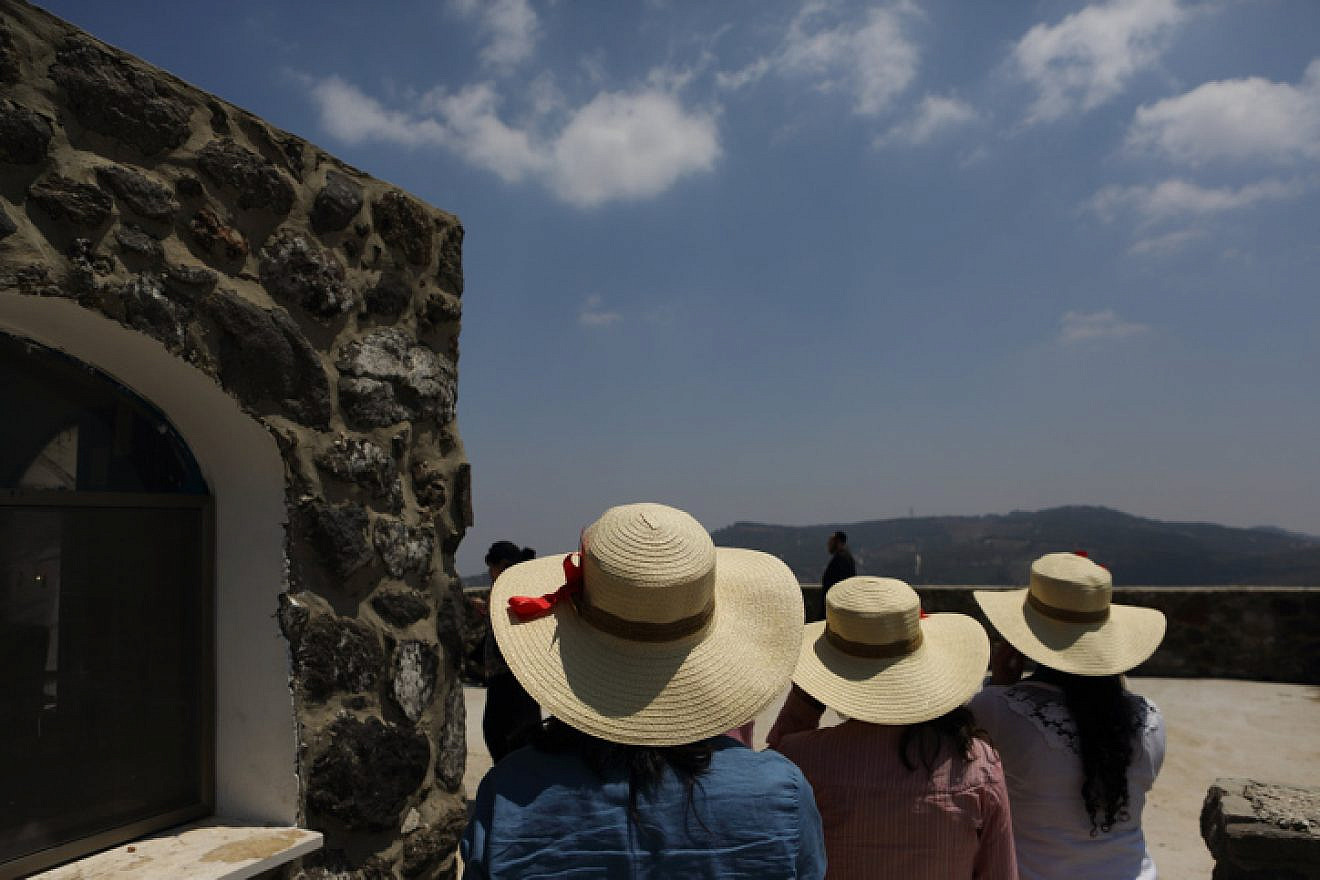 Orthodox women on a tour of Moshav Dalton, near the northern Israeli city of Safed, July12, 2013. Photo by Yaakov Naumi/Flash90.