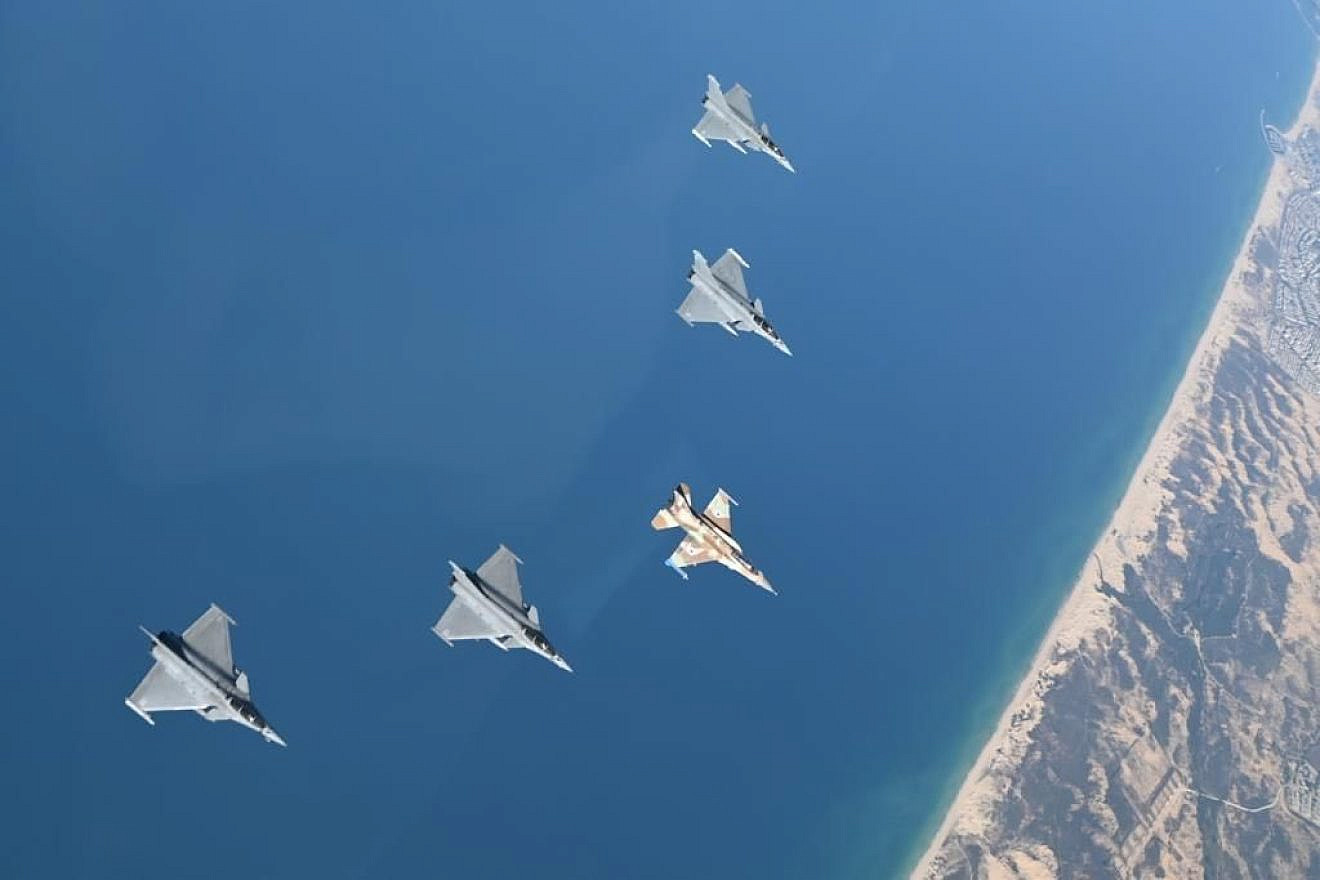 French and Israeli fighter jets fly in formation as part of the "Eastern Breeze" joint military exercise, which concluded on Dec. 6, 2022. Credit: IDF.