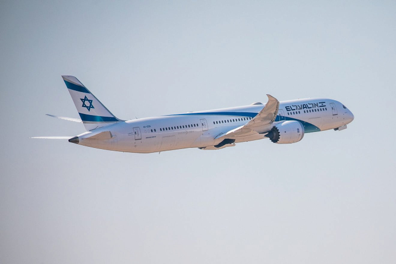 An El AL flight takes off at Ben Gurion International Airport, Oct. 25, 2021. Photo by Yossi Aloni/Flash90.
