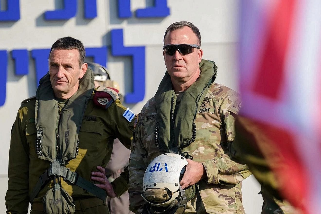 IDF Chief of Staff Lt. Gen. Herzi Halevi (left) with U.S. CENTCOM Commander Gen. Michael Erik Kurilla during the "Juniper Oak" joint exercise in January 2023 in Israel. Credit: IDF Spokesperson's Unit.