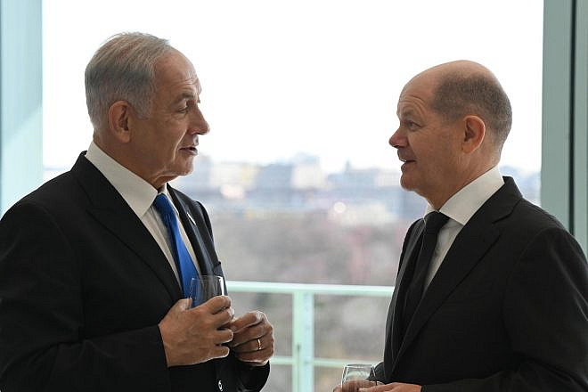 Israel's Prime Minister Benjamin Netanyahu, left, speaks with German Chancellor Olaf Scholz at his office in Berlin, Germany, March 16, 2023. Photo by Haim Zach/GPO