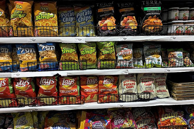 Kosher-for-Passover snacks on display ahead of the holiday, March 2023. Photo by Faygie Holt.