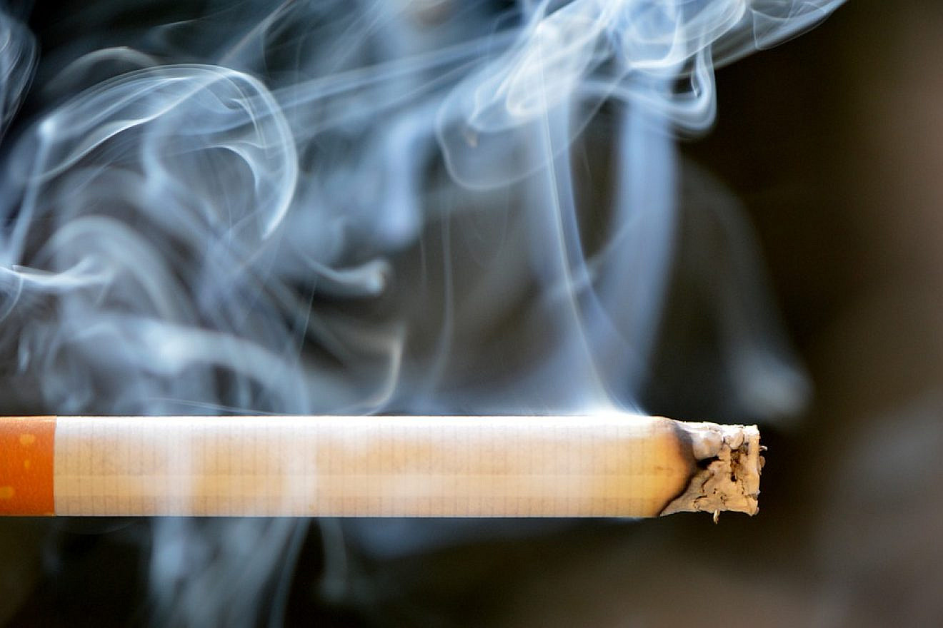 Cigarette smoke. Credit: Pixabay.