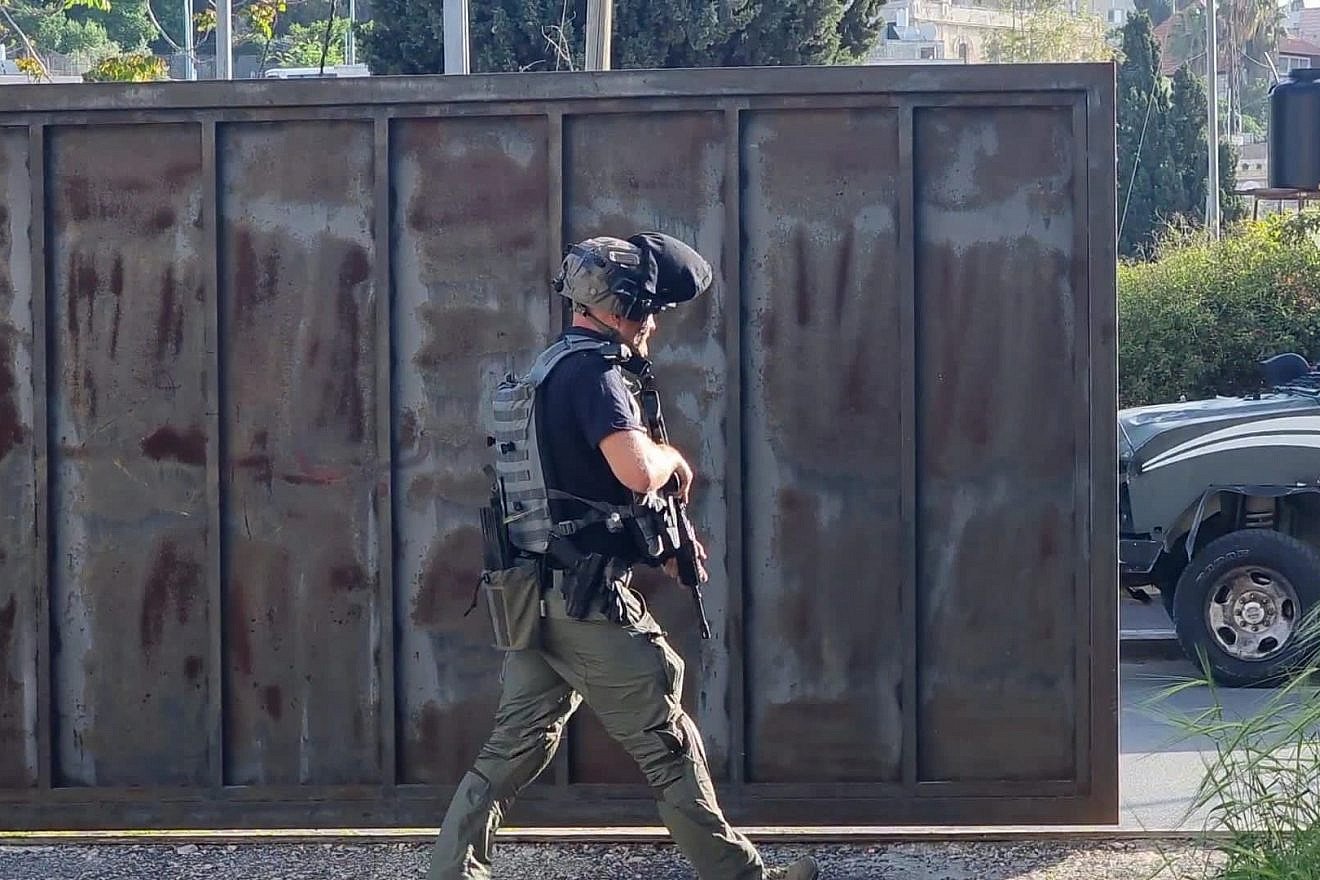 Police on the scene of a shooting in the Shimon HaTzadik neighborhood of Jerusalem on April 18, 2023. Credit: Israel Police