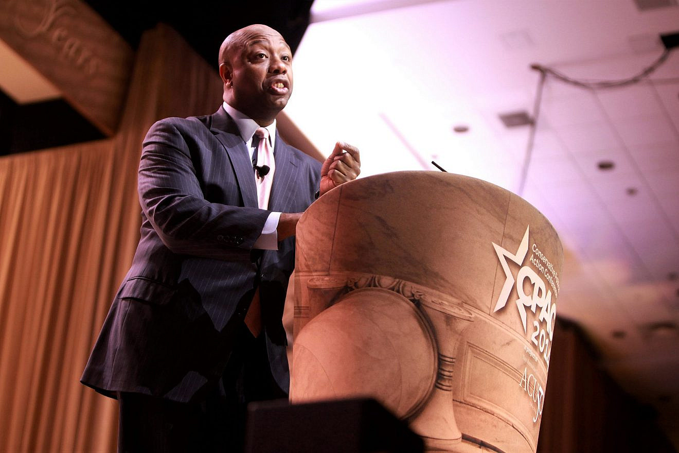 Sen. Tim Scott (R-S.C.) speaking at CPAC 2014 in Washington, D.C. Credit: Gage Skidmore via Wikimedia Commons.