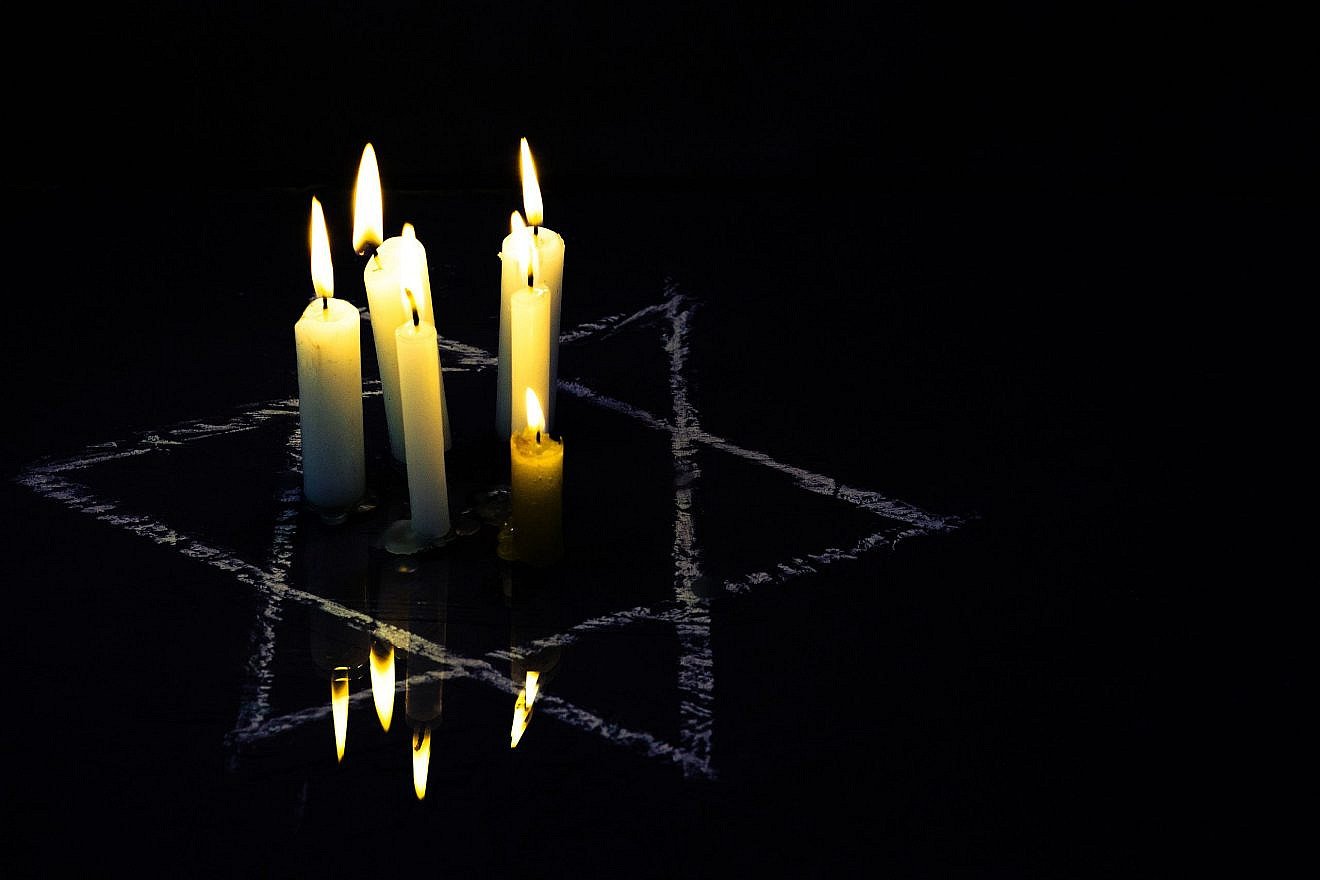 Yom Hashoah. Bushko Oleksandr/Shutterstock.