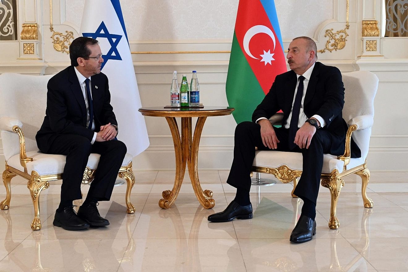 Israeli President Isaac Herzog meets with his Azerbaijani counterpart Ilham Aliyev in Baku on May 30, 2023. Credit: Haim Zach/GPO.
