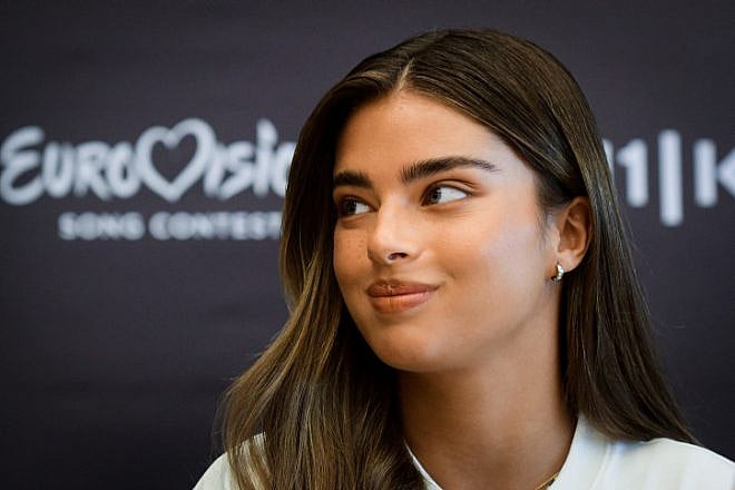 Noa Kirel holds a press conference in Tel Aviv, Aug. 10, 2022. Photo by Avshalom Sassoni/Flash90.