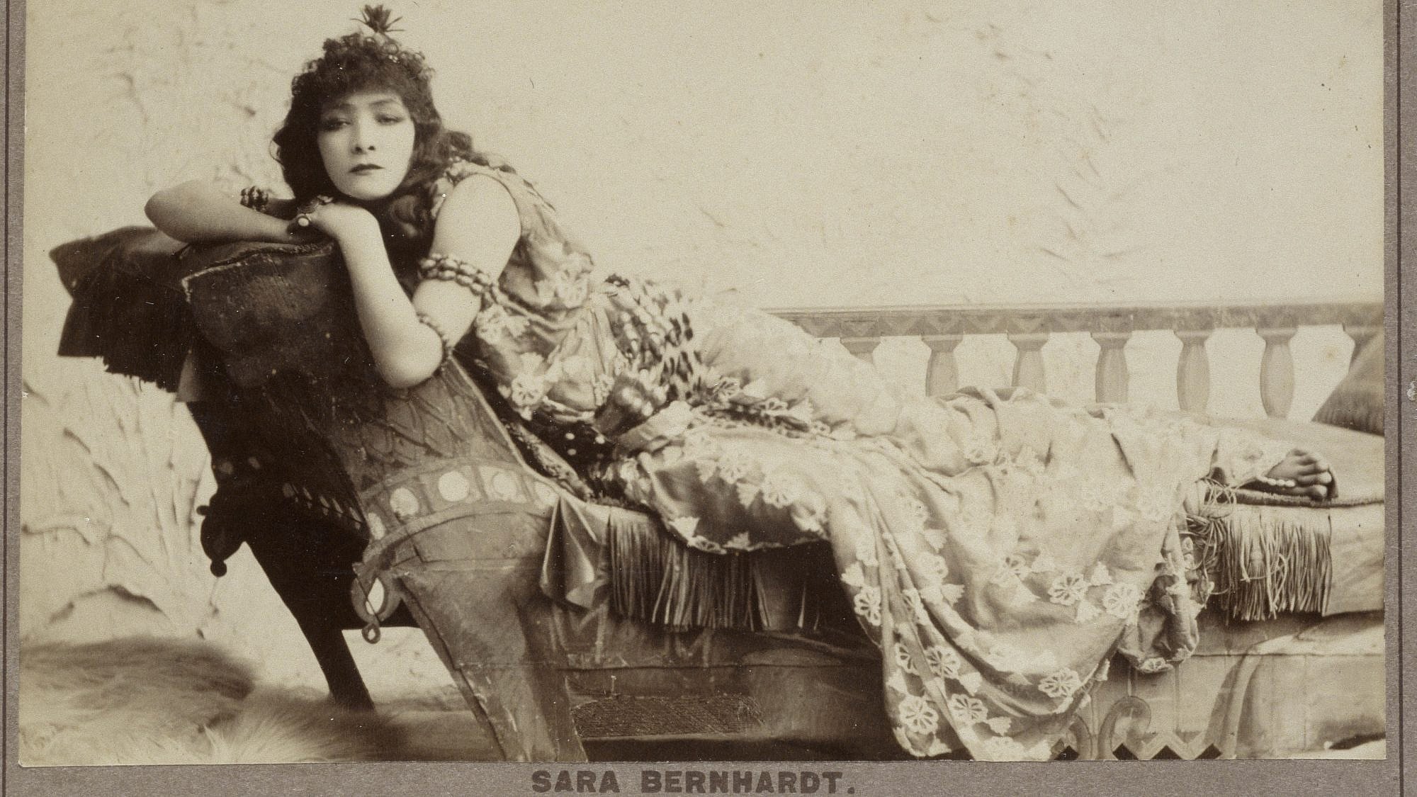 Photo of Sarah Bernhardt as Cleopatra by Napoléon Sarony (1891). Credit: Musée d'Orsay, Paris, ©RMN-Grand Palais/Hervé Lewandowski.
