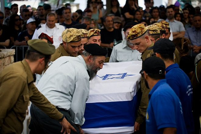 Mourners attend the funeral of Sgt. Lia Ben-Nun, 19, who was murdered on the Egyptian border, at the Rishon Letzion Military Cemetery, June 4, 2023. Credit: Flash90.