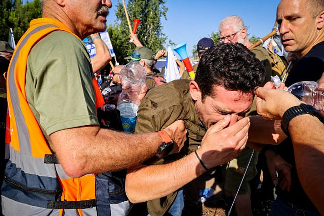 Israelis protest against the government's judicial reform program outside the home of Justice Minister Yariv Levin in Modi'in, June 27, 2023. Photo by Jonathan Shaul/Flash90.