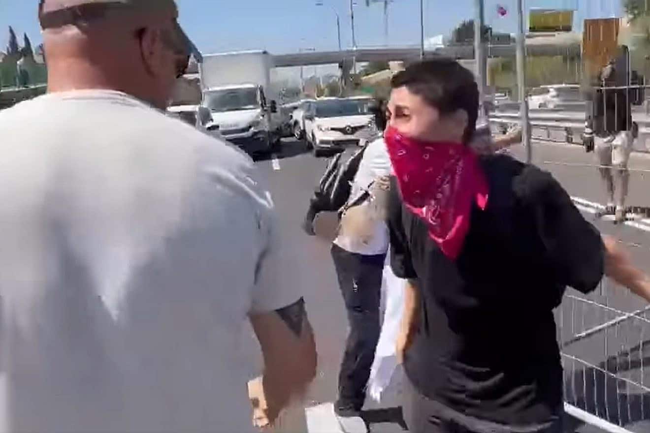 Activists attempt to close down Route 4 in central Israel, July 17, 2023. Source: Twitter.