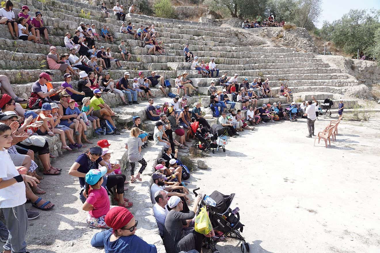 Israelis visit Sebastia, the former capital of the Kingdom of Israel, in Samaria, April 22, 2019, Photo by Hillel Maeir/Flash90.