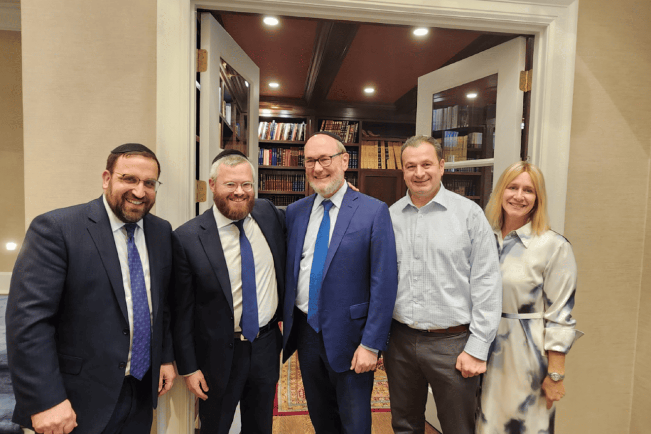 L-R, at the home of Benyamin and Esti Kaminetzky: OU Managing Director of Community Engagement Rabbi Yaakov Glasser; OU All Torah Director Rabbi Moshe Schwed; OU President Mitchel Aeder; Benyamin and Esti Kaminetzky