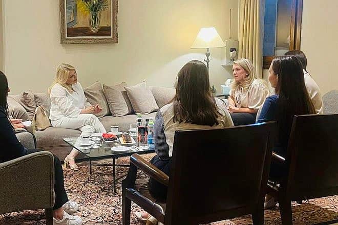 Sara Netanyahu (left) meets with representatives of Mateh Hama'avak Lema'an Hayeladim ("The Taskforce for Children"), Aug. 2, 2023. Credit: Courtesy.